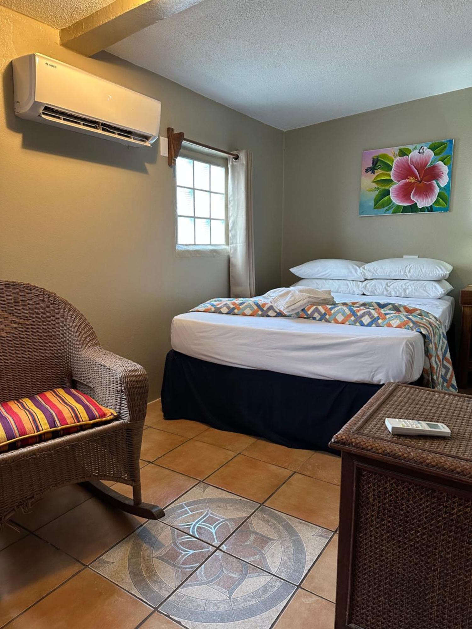 All Seasons Belize Hopkins Room photo